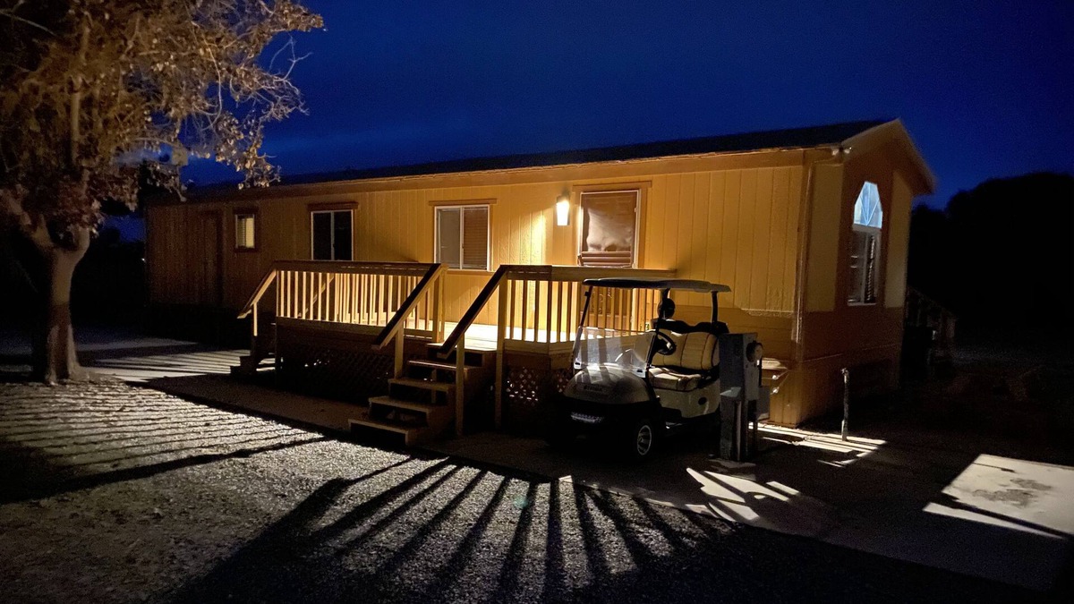Pahrump House | Oakridge - ADVENTURE BASE CAMP near Death Valley