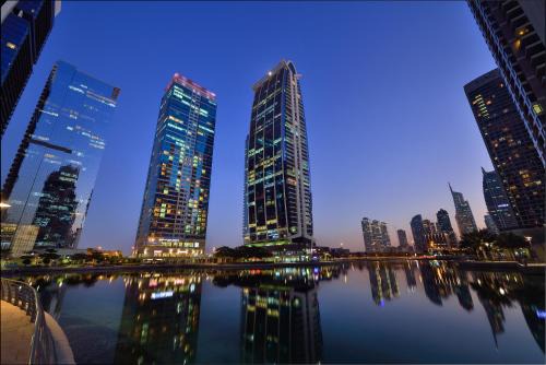 Jumeirah Lake Towers Apartment | Oaks Liwa Heights Hotel Suites