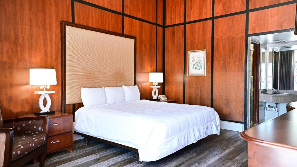 Greensboro Hotel | OAKS MOTEL GREENSBORO NC