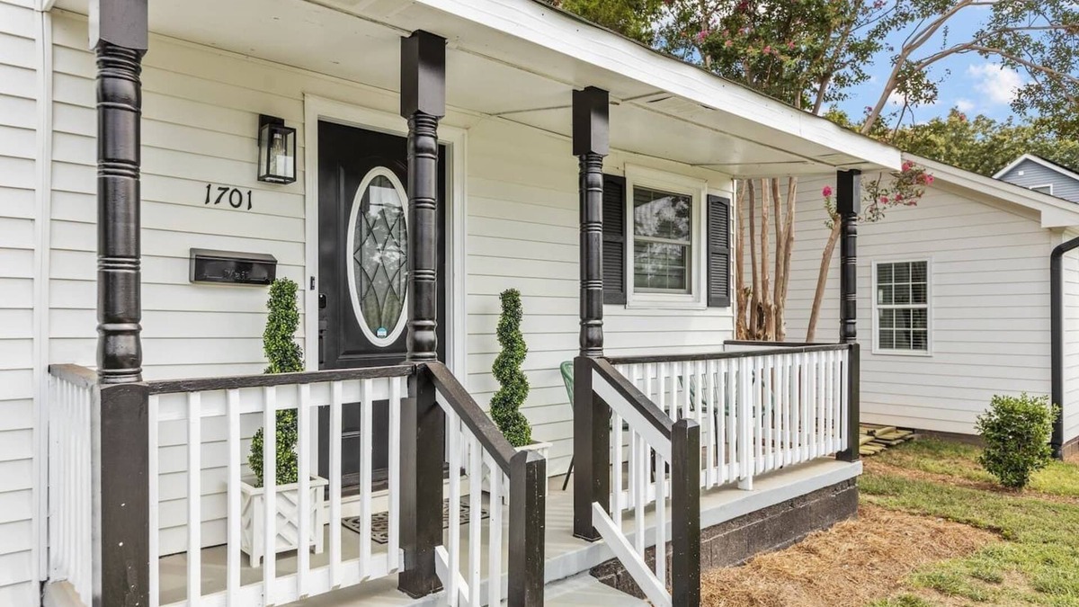 Downtown House | Oakwood Cottage Deux - Put Green, Mins to DT