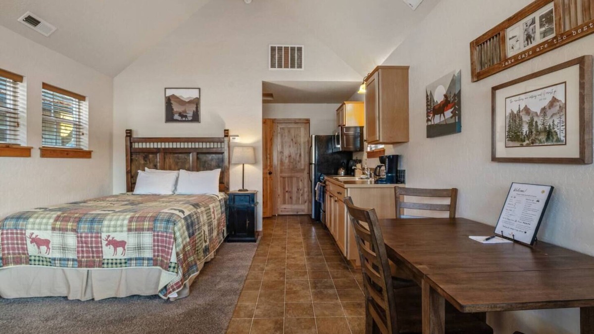 Dover Bay House | Oar Tern - Courtyard Beach Bungalow