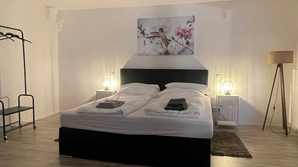 Laar Apartment | OASE in the green backyard (M), ground floor, quiet, carport, pay TV, coffee & tea, bicycles