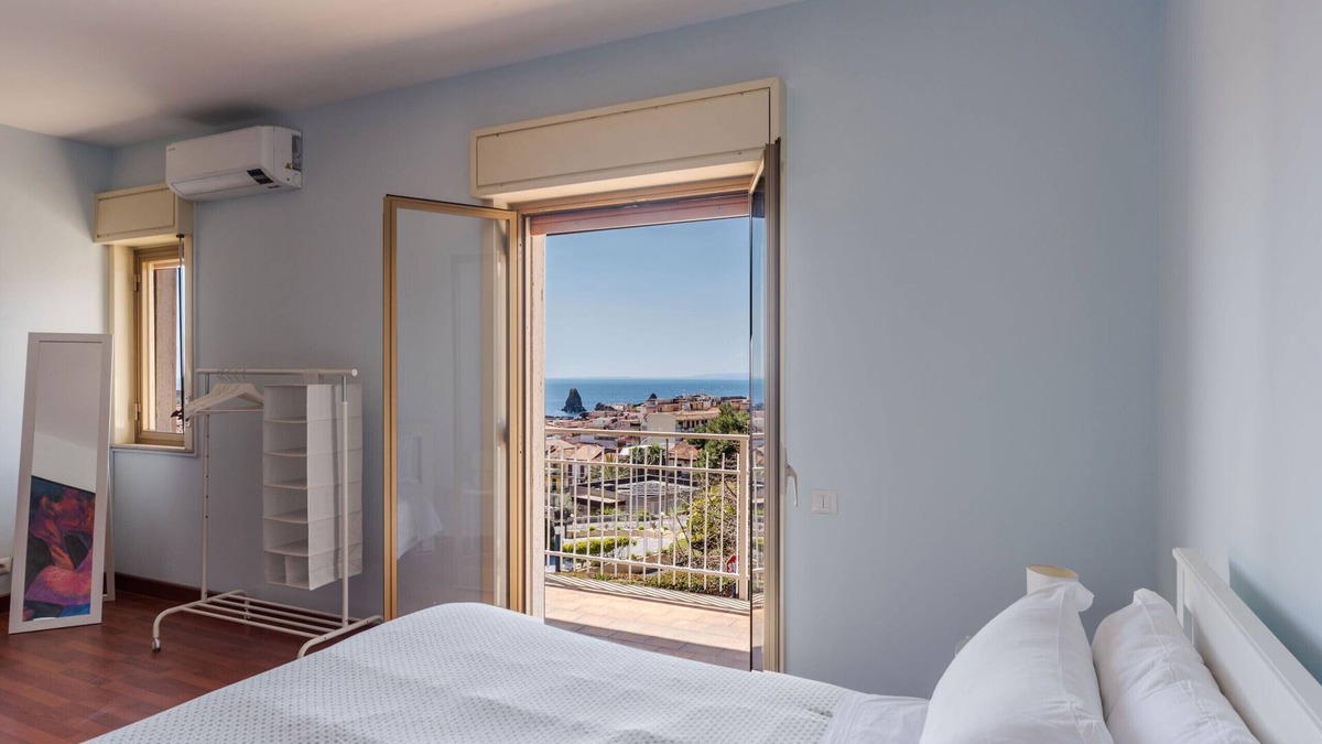 Aci Trezza Apartment | Oasi Azzurra Seaview by Wonderful Italy