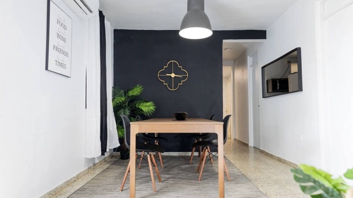 Sabana Abajo House | Oasis. 2nd floor home close to everything you need.