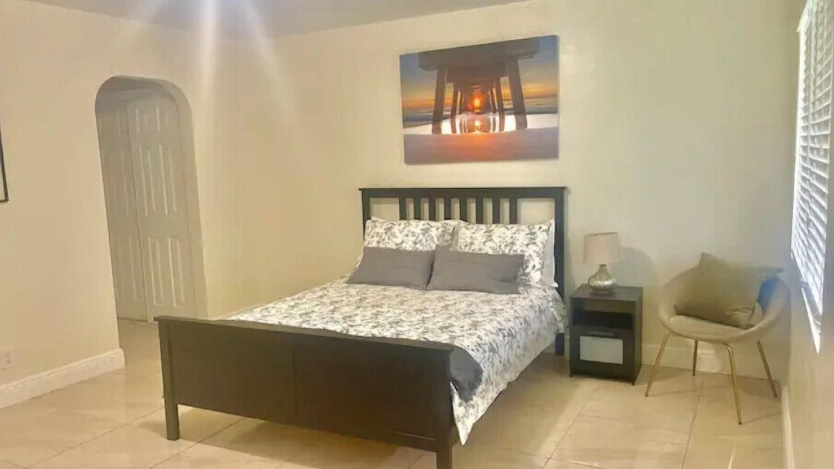 Highland Garden Apartment | Oasis at Hollywood II - Sleep 2 - Unit 4