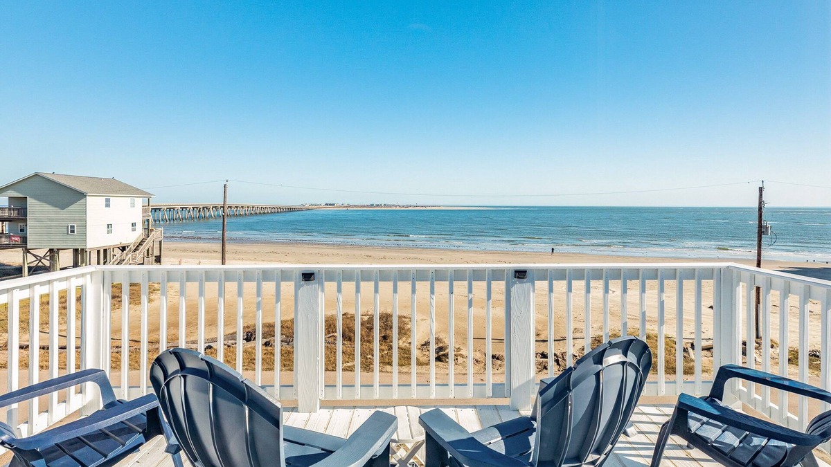 San Luis House | Oasis | Beachfront | Volleyball Court | Sleeps 12