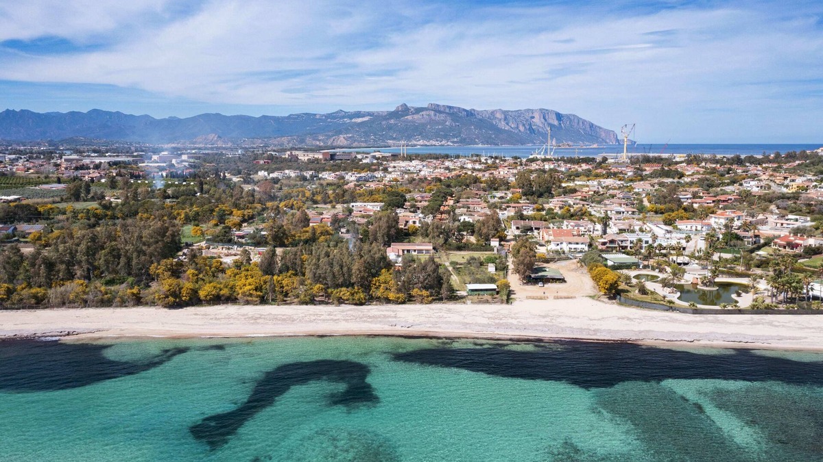 Arbatax Apartment | Oasis by the Sea: House with Garden and Private Beach Access