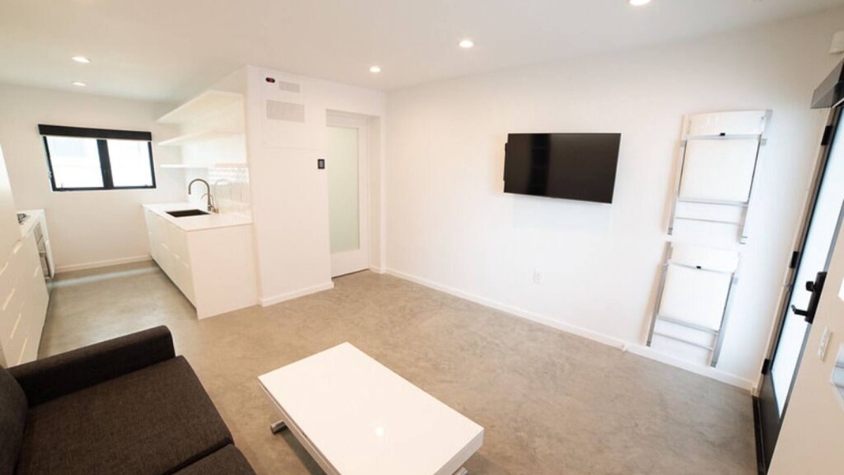 Venice Apartment | Oasis Half a Block from the Beach