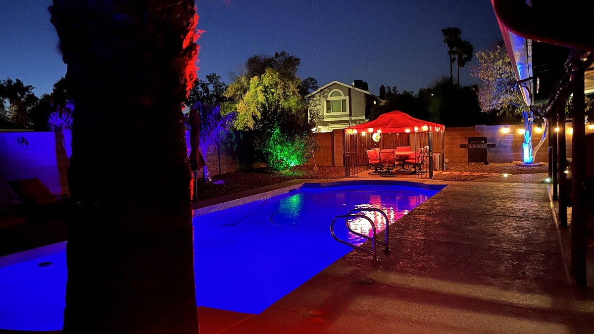 Alta Mesa Community Association House | Oasis in the Desert with 30,000 Gallon Heated Diving Pool & Hot Tub No Heat Fees