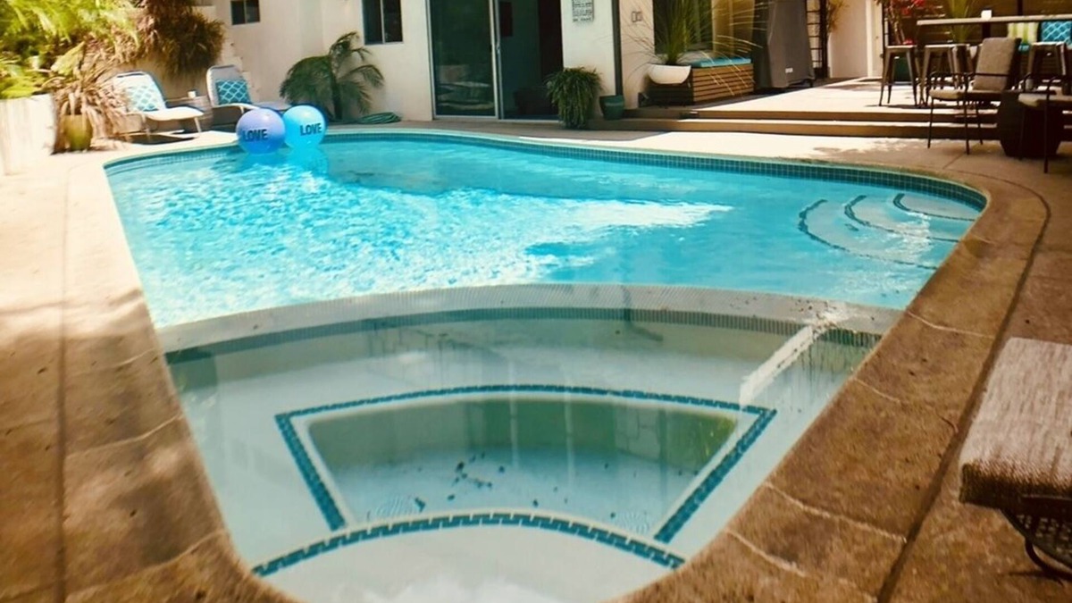 Hollywood Dell Apartment | Oasis in the Heart of Hollywood with Private Pool & Spa - 5 Star Modern Studio