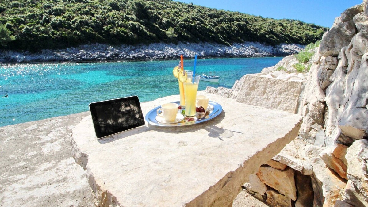Rasohatica Apartment | Oasis of Paradise - One Bedroom Apartment with Terrace and Sea View