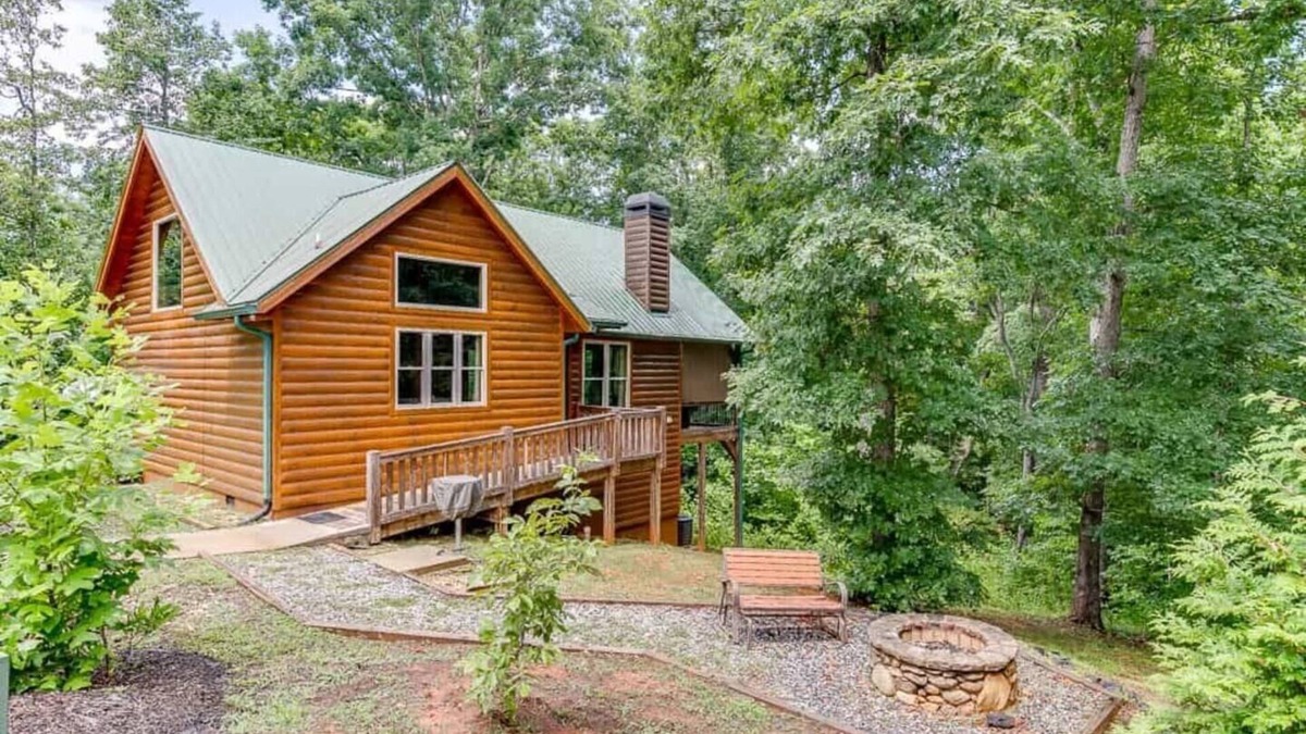 Cleveland Cabin | Oasis- Spa Cabin W/Sauna, Jacuzzi, and Rain Shower/hot tub