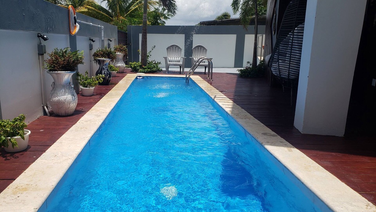 Camaceyes Apartment | oasis swimming pool house