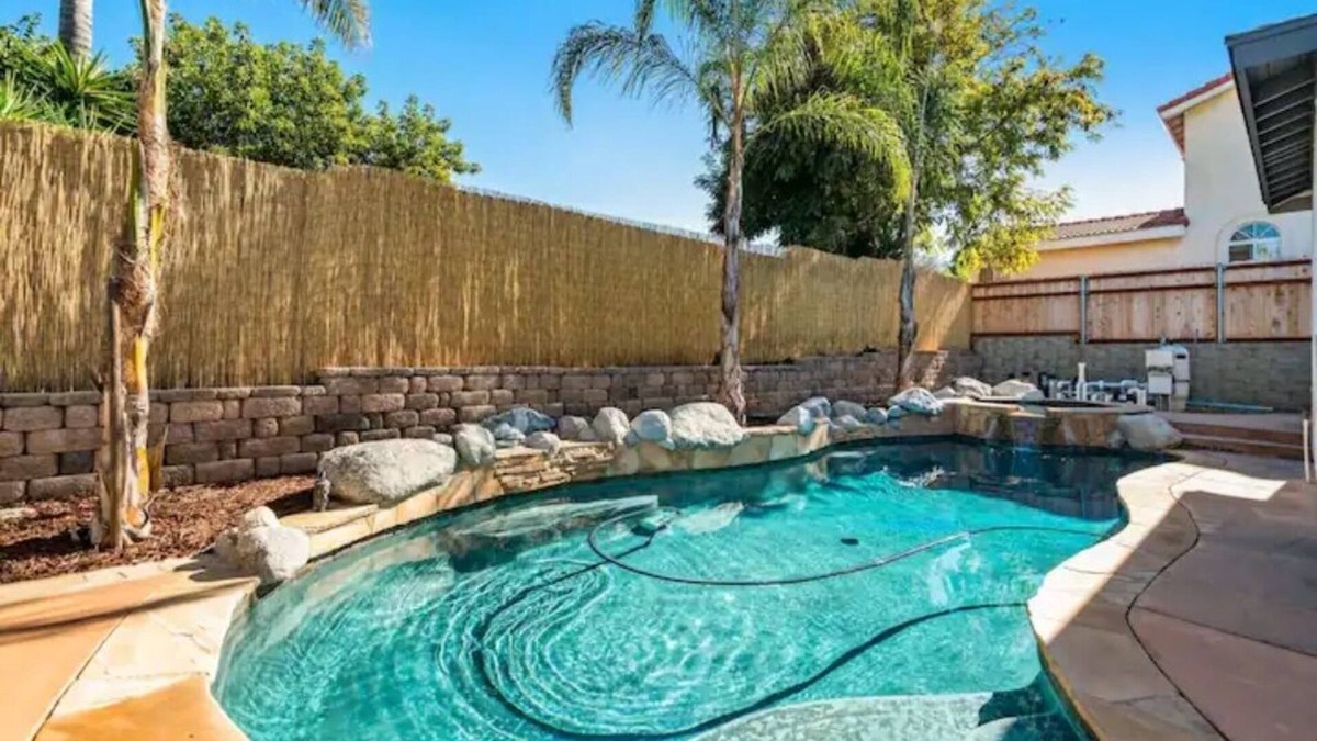 Terra Nova House | Oasis with ocean views/Pool/Hot tub! Sleeps 10!