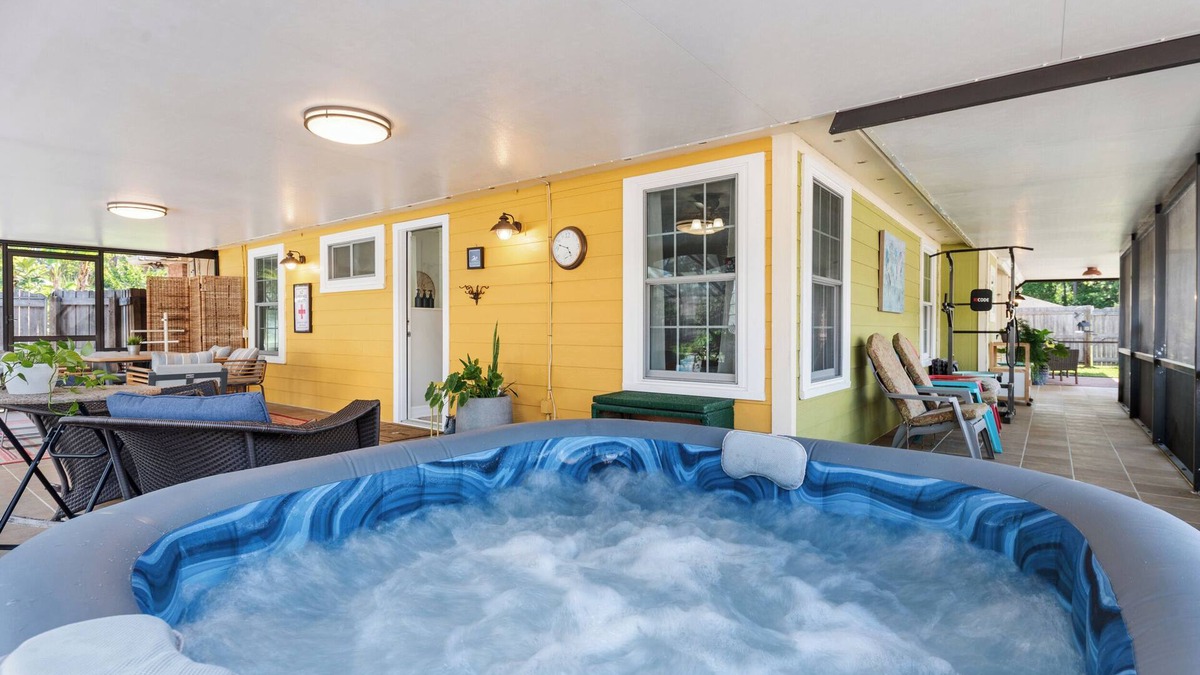 Del Rio House | Oasis with Pool and Bath- Privacy and Comfort