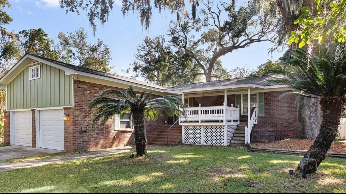 Whitemarsh Island House | Oatland Island getaway w/ heated pool