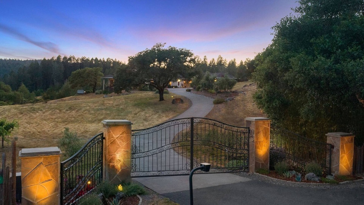 Camp Meeker House | Occidental, CA - Beautiful Wine Country Estate - Private Guest House