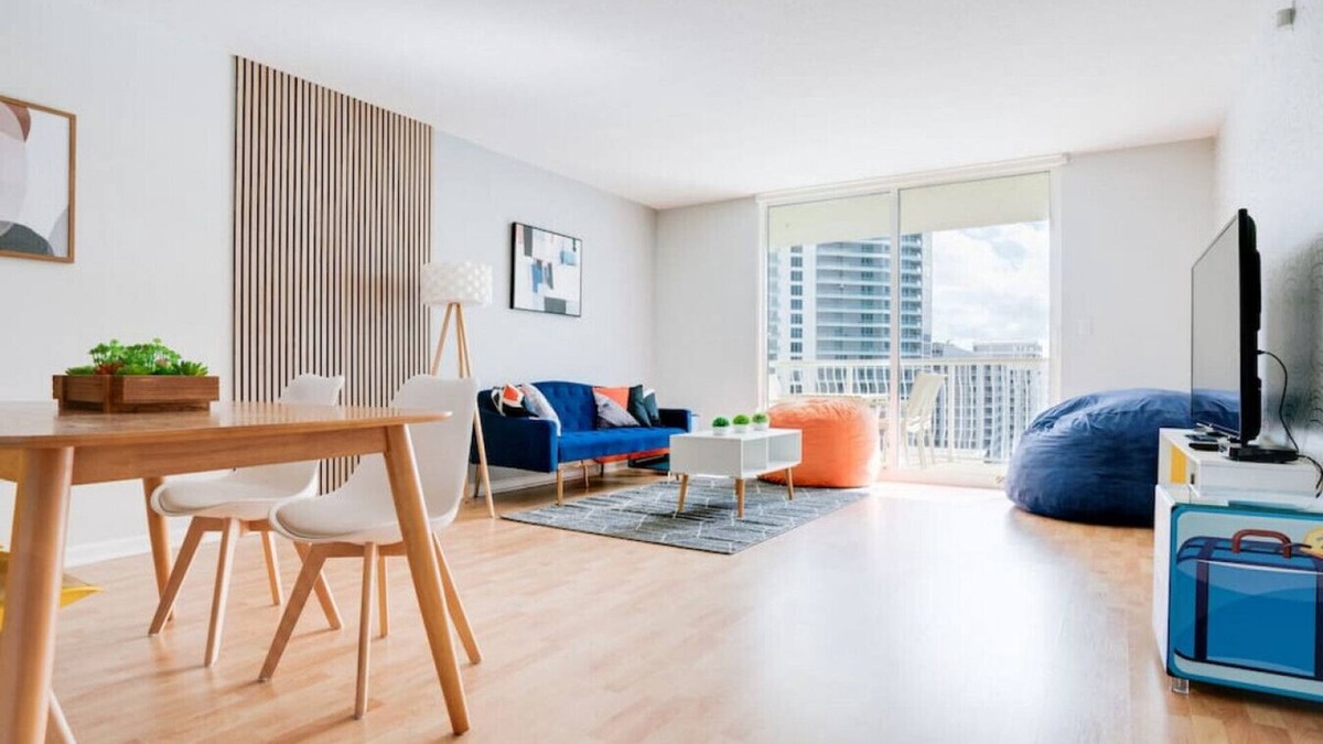Brickell Condo | Ocean and City Views Lux Miami Brickell Condo Sleeps 4, King Bed