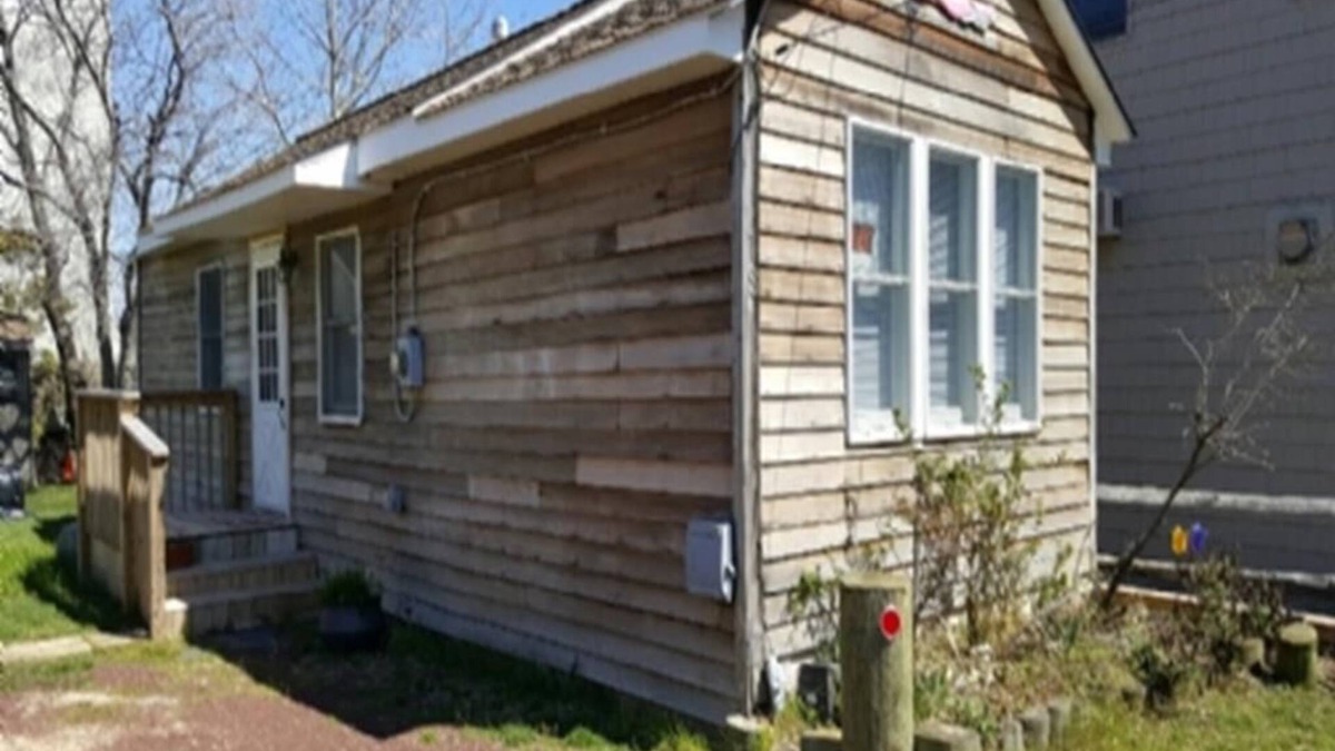 North Beach Haven Cottage | Ocean Block. Beach Badges. Cute Cottage in the oceanblock. No streets to cross.