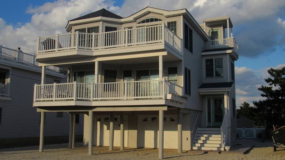 Ship Bottom House | Ocean block house with views of the ocean