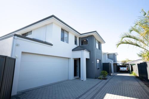 Rockingham Apartment | Ocean Breeze