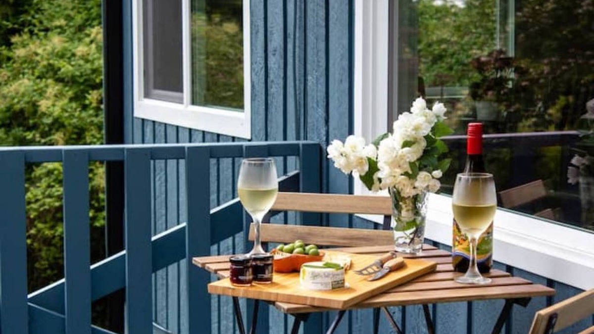 Salt Spring Island Cottage | Ocean Breeze Cottage — Salt Spring Island. Peaceful, Nr. Town, Beaches, Lakes⭐