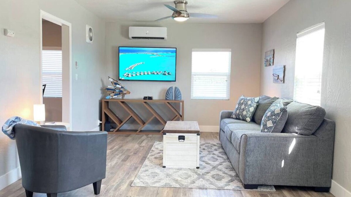 Visalia House | Ocean Breeze Harrison Ranch 2 on Visalia Main Street