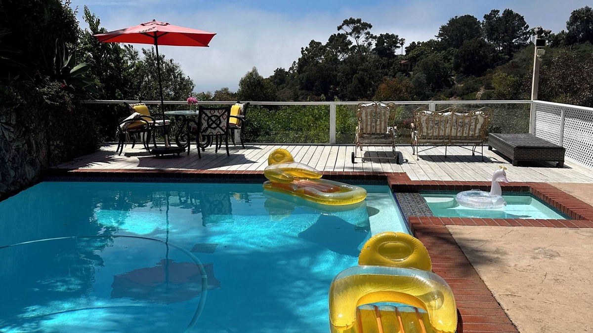 Muirlands West House | Ocean Breeze Heaven Pool House in La Jolla