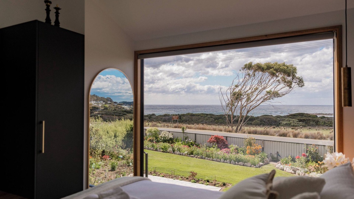 Bicheno House | Ocean Breeze Homestays 2n“Near town, beach, and serenity