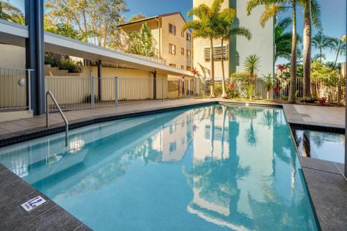 Kings Beach Apartment | Ocean Breeze Retreat: Kings Coastal Apartment
