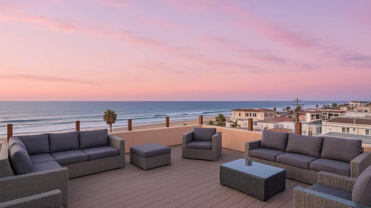 South Mission Beach Apartment | Ocean Breeze Rooftop Deck Condo Sleeps 10
