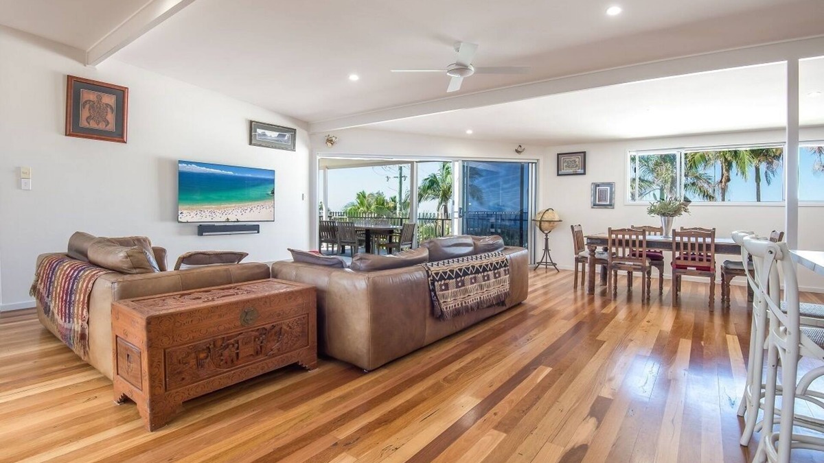 Sunshine Beach House | Ocean Breeze - Sunshine Beach Family Home