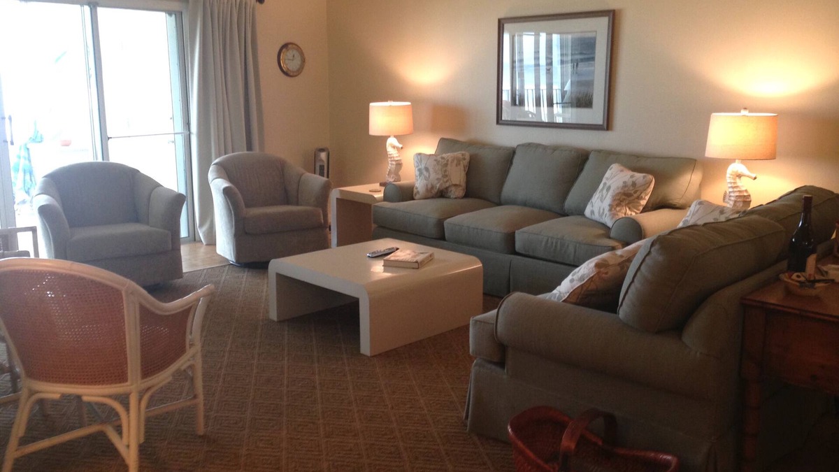Sawgrass Condo | ’Ocean Breeze'.Steps to the beach, Spacious 1st floor!