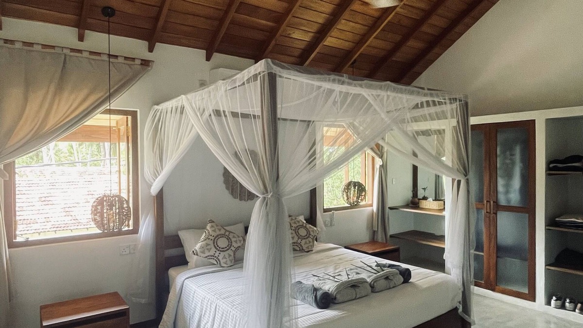 Gurupokuna Villa | Ocean Divine - Beach Villa with 4 ensuite bedrooms and swimming pool