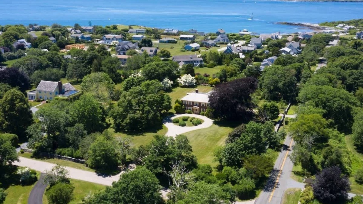 Ocean Drive House | Ocean Drive Estate with Private Beach Access