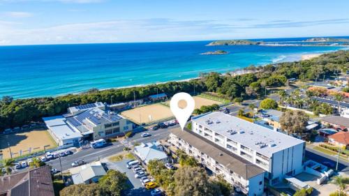 Coffs Harbour House | Ocean Echoes Coffs Harbour- Short walk to the beach, Cafes and clubs!