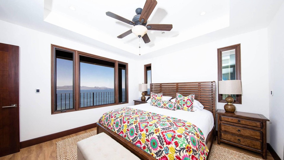 Playa Flamingo Condo | Ocean Escape Pool & Breakfast