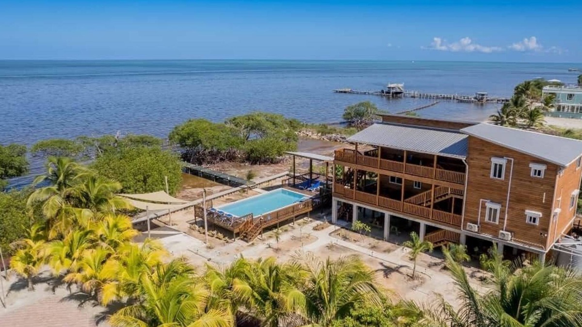 Belize City Villa | Ocean Front 3 bed/2 Bath Home w Pool - Upper Unit