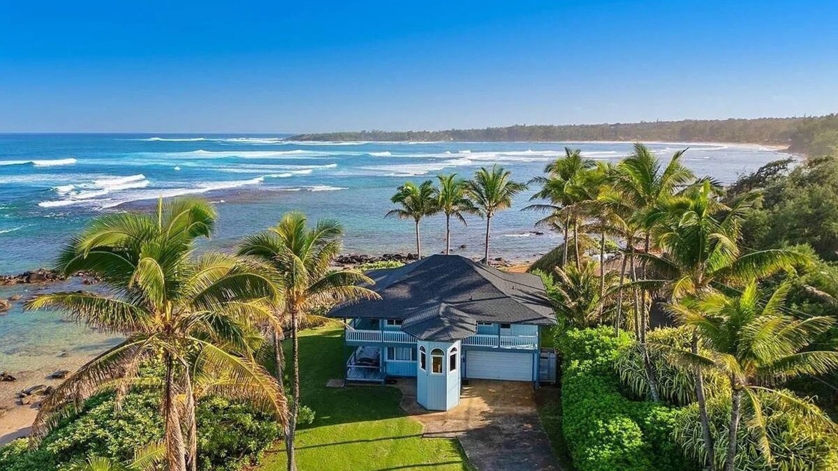 Anahola House | Ocean Front 3-bedroom house in phenomenal Anahola with WiFi