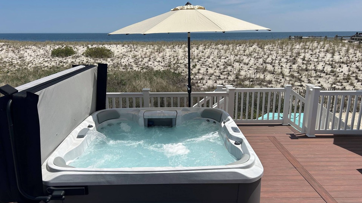 Ocean Beach III House | Ocean Front Beach House - Steps to Beach - Hot Tub, Deck, 3BR, 2Bath, AC, Badges
