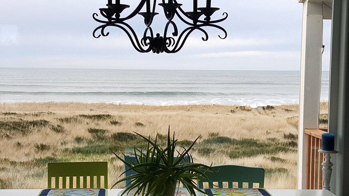 Westport House | Ocean Front House, Beach, View, Hot Tub- NO PETS INSIDE - 200FT WALK TO BEACH