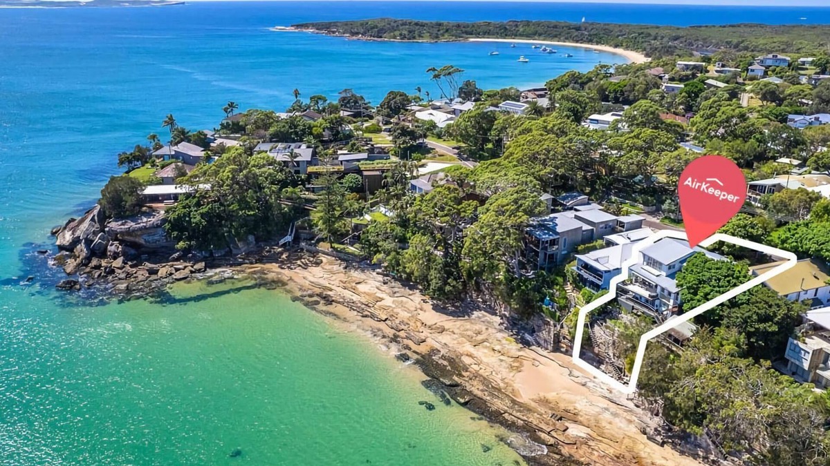 Bundeena House | Ocean Front Luxury The Lambeth Walk