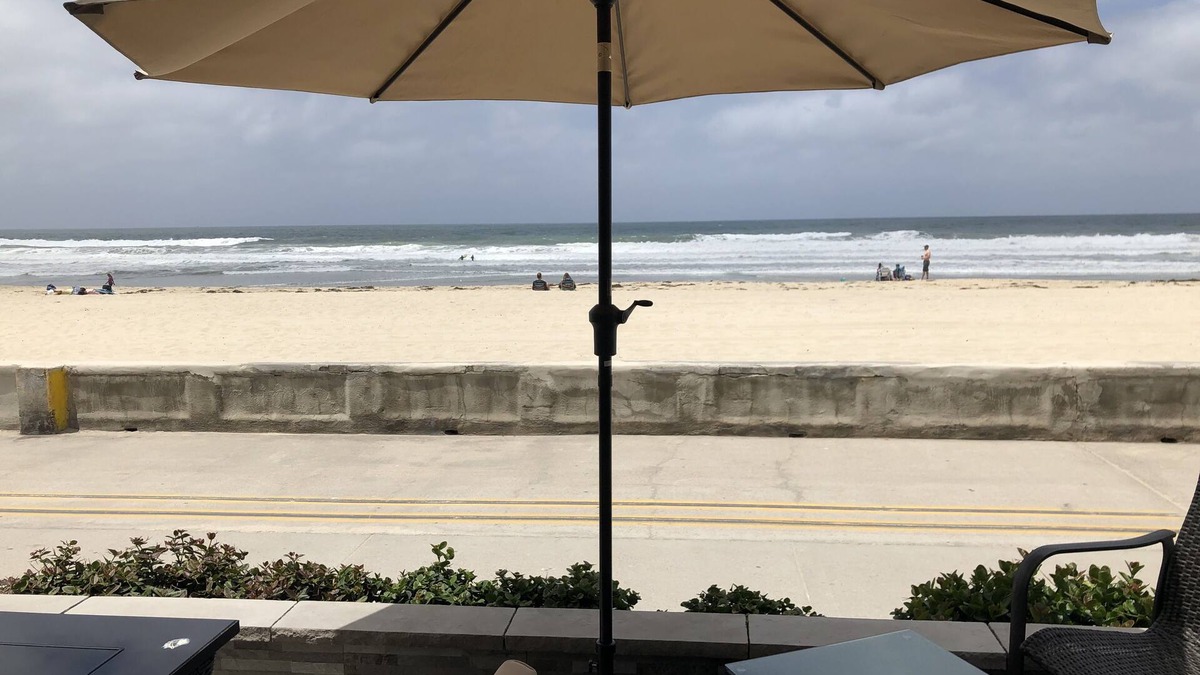 Mission Beach House | Ocean Front On Beach! -2 Master BR, 2 Full BA, Patio!, AC, Parking, Close to All