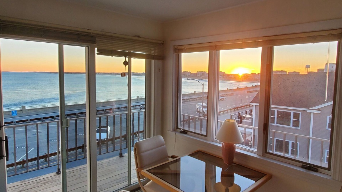 Hampton Apartment | OCEAN FRONT PENT HOUSE WHOLE CONDO