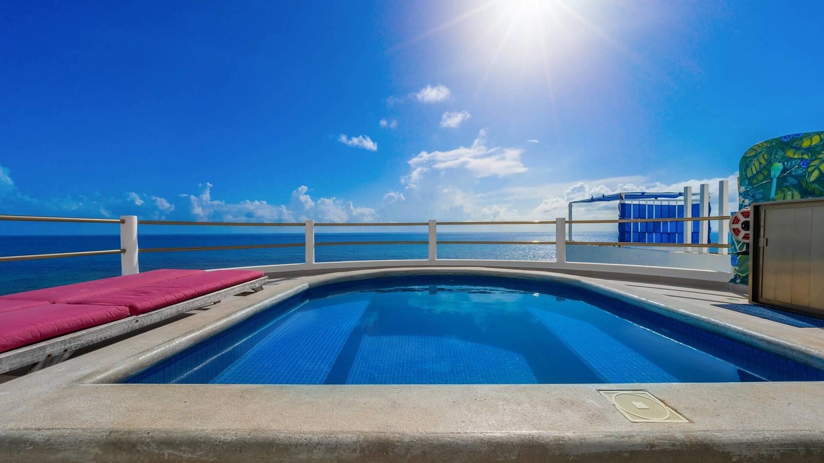Colonia Meteorologico House | Ocean Front Penthouse w/Private Pool & Views!