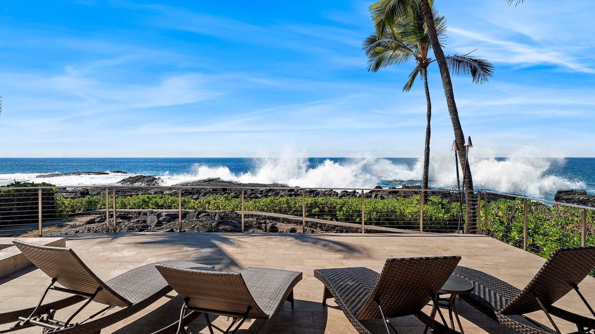 Kailua-Kona House | 🏖️Ocean Front | Private Pool & Lanai | Island Comfort!