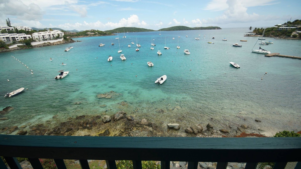 Nazareth Condo | OCEAN FRONT PROPERTY RECENTLY RENOVATED! LISTEN TO THE OCEAN FROM THE PORCHES!