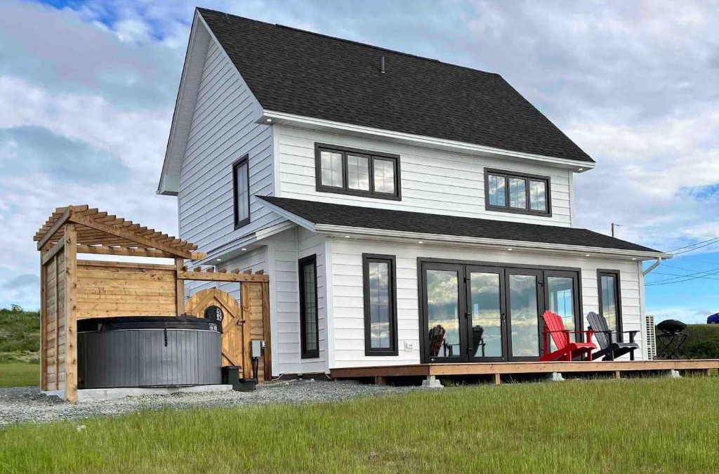 Port de Grave House | Ocean Front Saltbox 'seaforever' Whot Tub