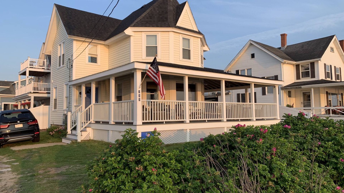 Ocean Bluff-Brant Rock House | Ocean Front With Panoramic Views - Walk to the Beach and Town!