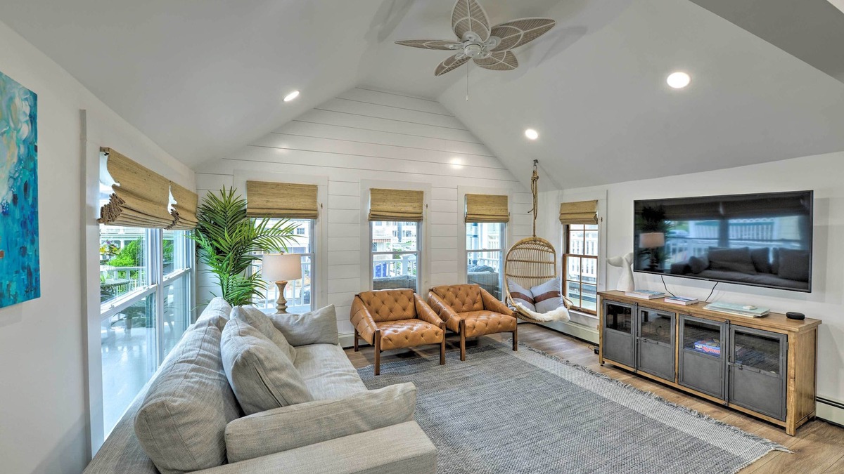 Ocean Grove Apartment | Ocean Grove Apt. w/Balcony: 1 Block to the Beach!